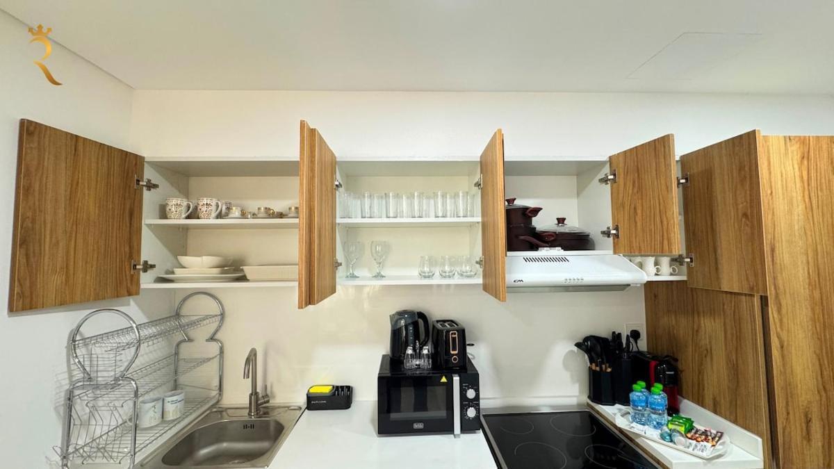 Apartment Masdar 2br Luxe Pool And Quick Airport Access