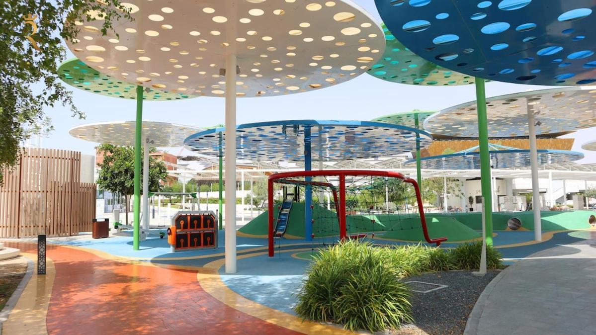 Masdar 2br Luxe Pool And Quick Airport Access