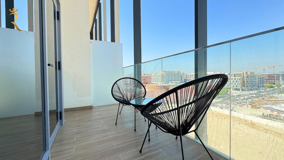 Masdar 2br Luxe Pool And Quick Airport Access Abu Dhabi