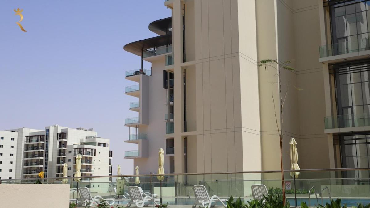 Masdar 2br Luxe Pool And Quick Airport Access